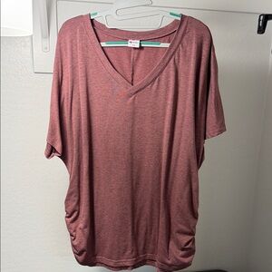Casual V-Neck Short Sleeve Top in Maroon